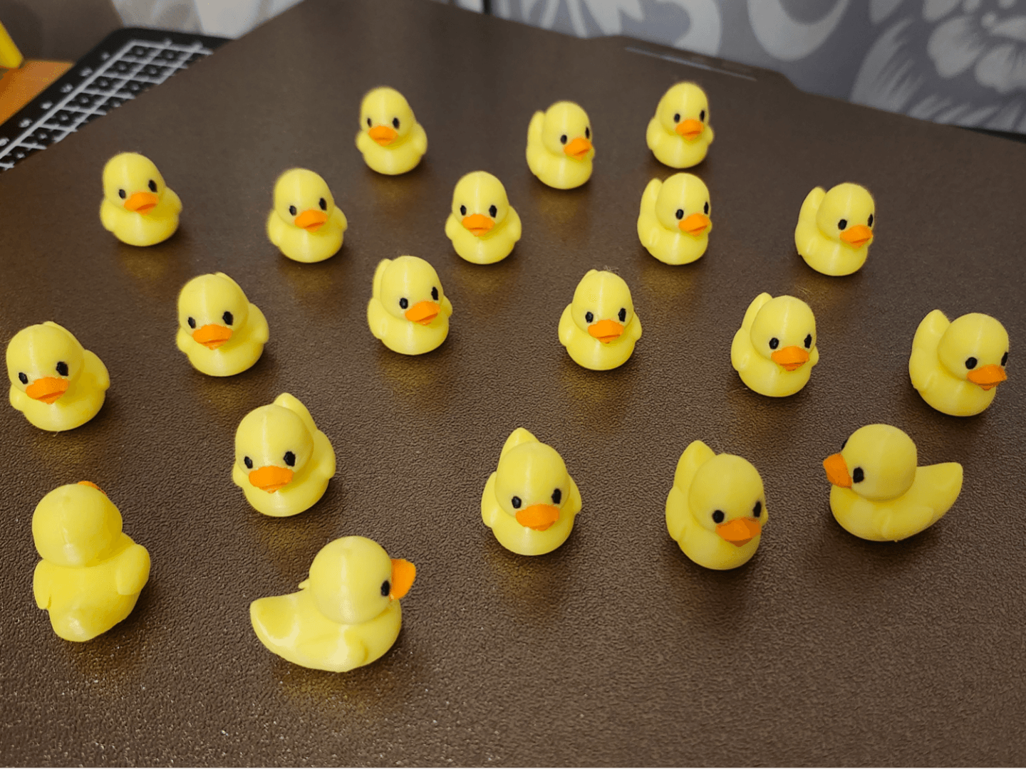 Mini Duck – Tiny Desk Buddy