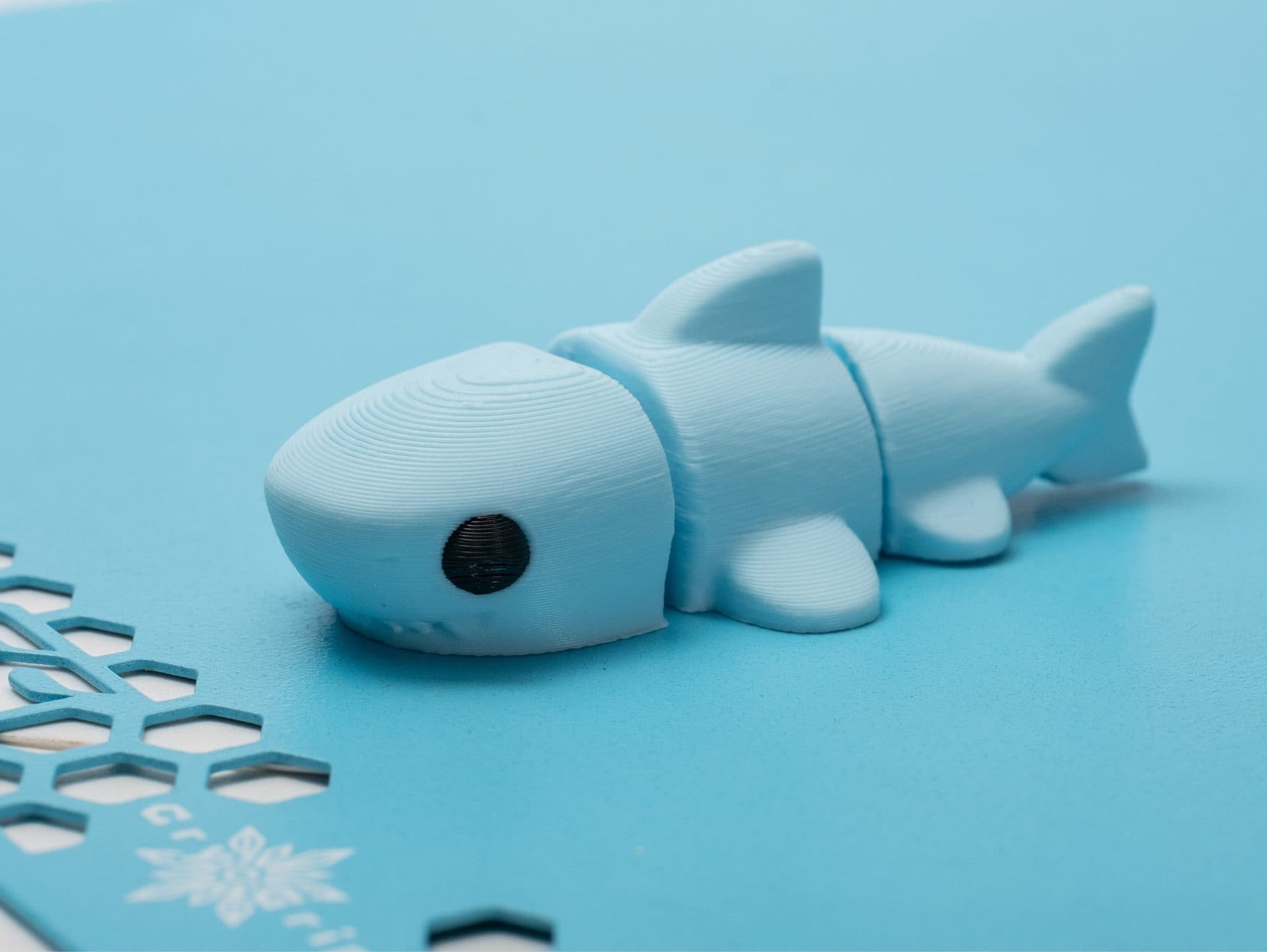 Mini Shark – Tiny Flexi Desk Predator