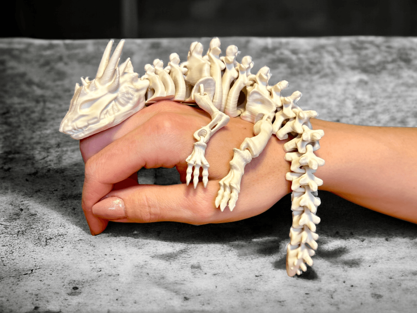 Skeleton Dragon – Bony Flexi Showpiece