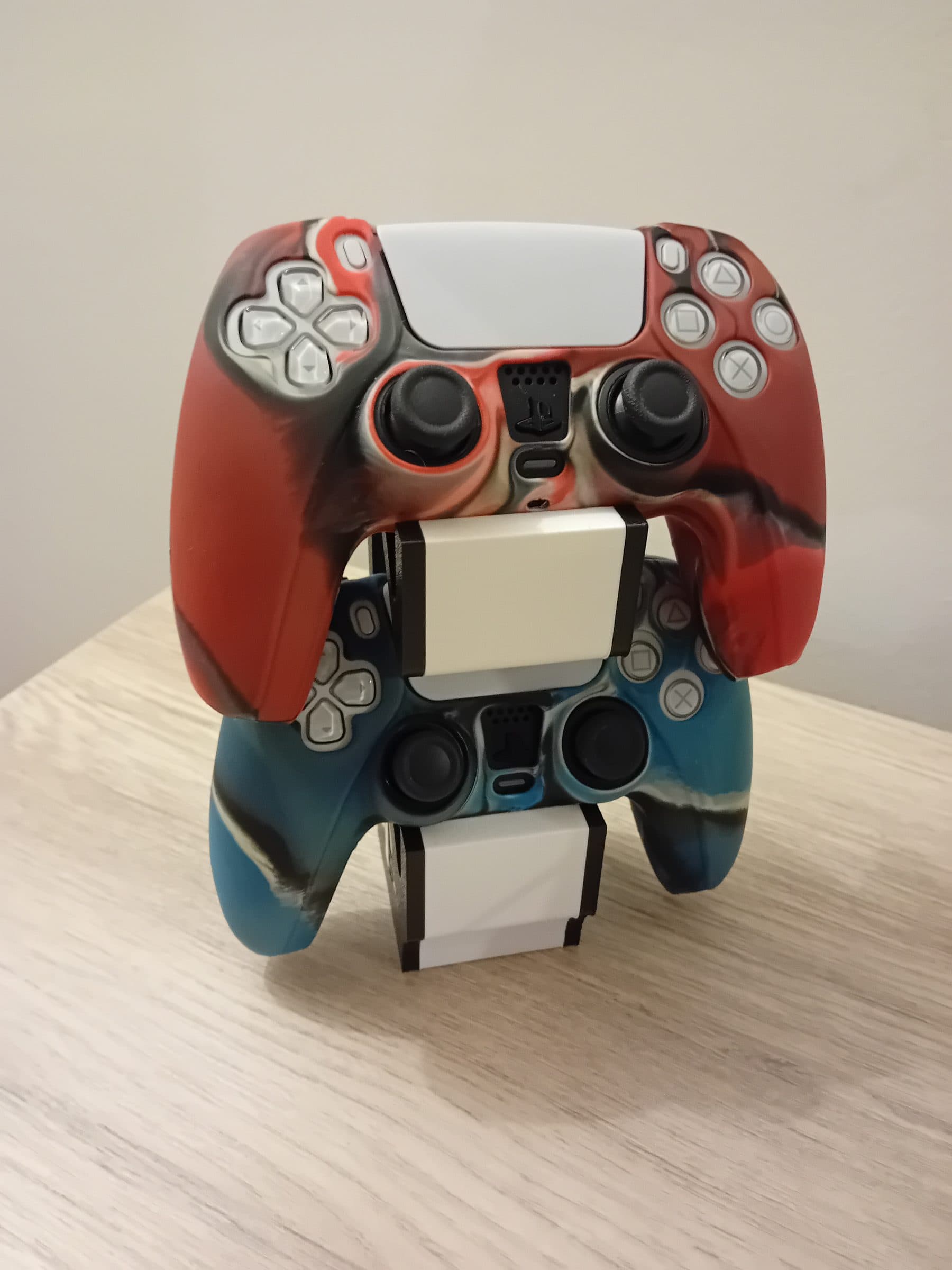 Dual Controller Holder – Two Pads, One Stand