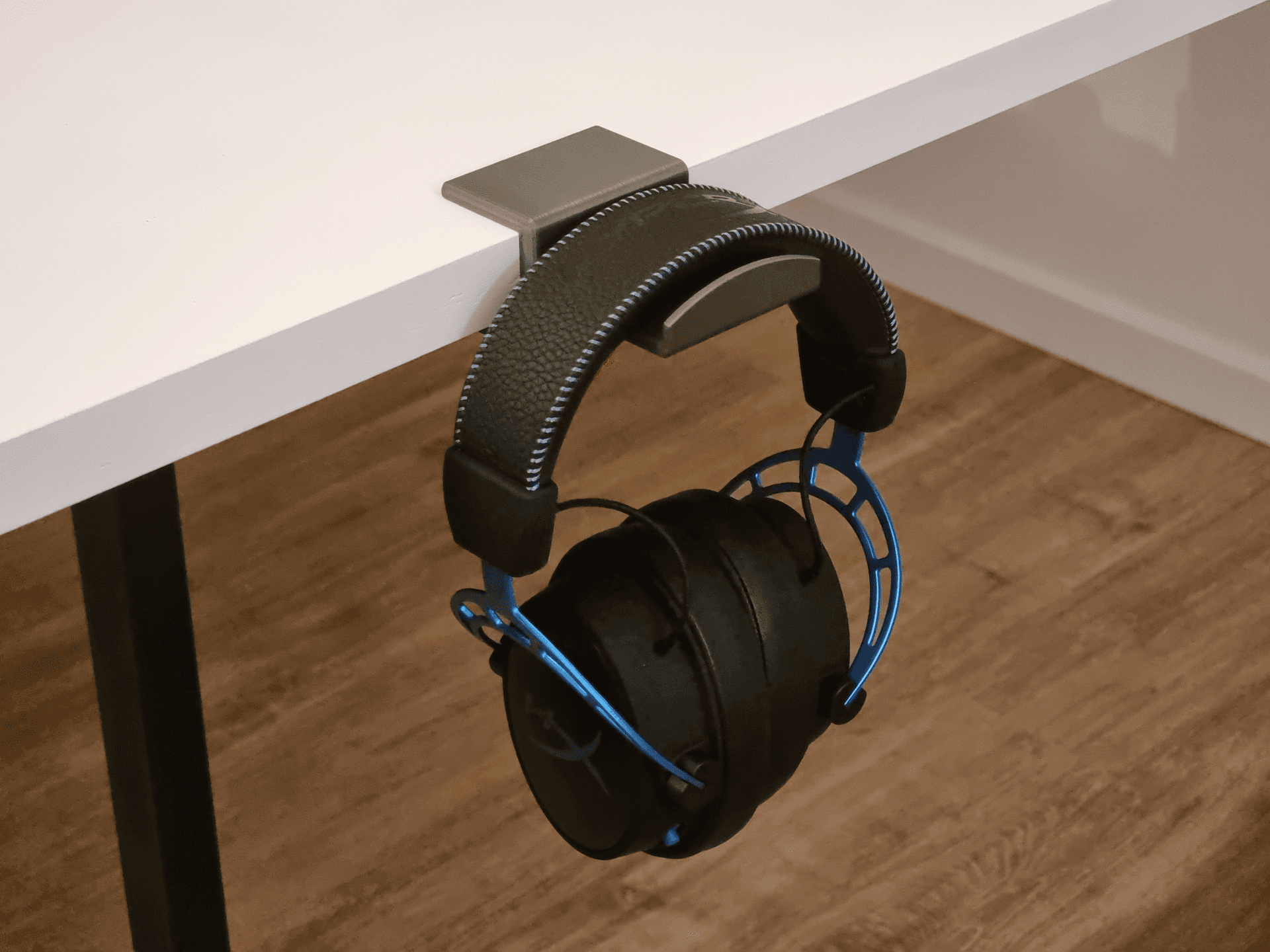 Heavy-Duty Headset Holder – Large & Stable