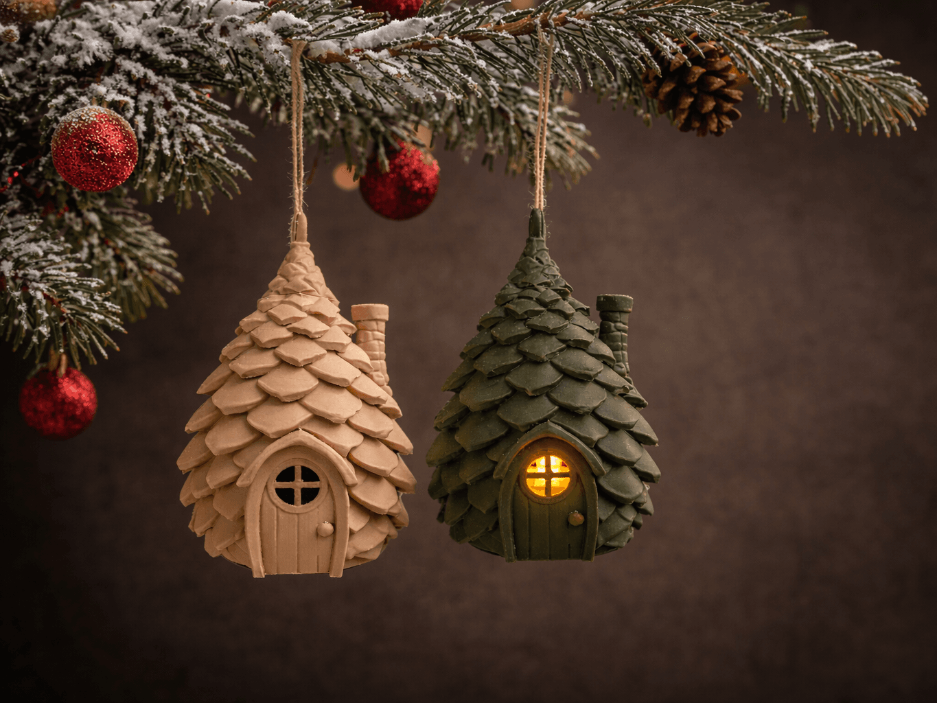 Pinecone Cottage – Cozy Tealight House Décor